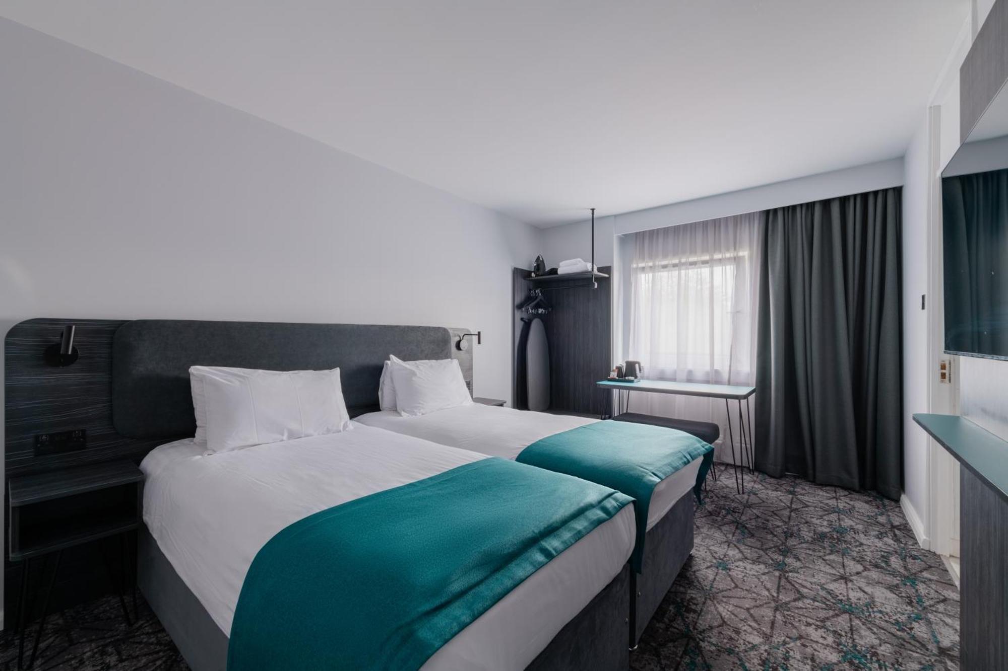 Normandy Hotel Renfrew Exterior photo