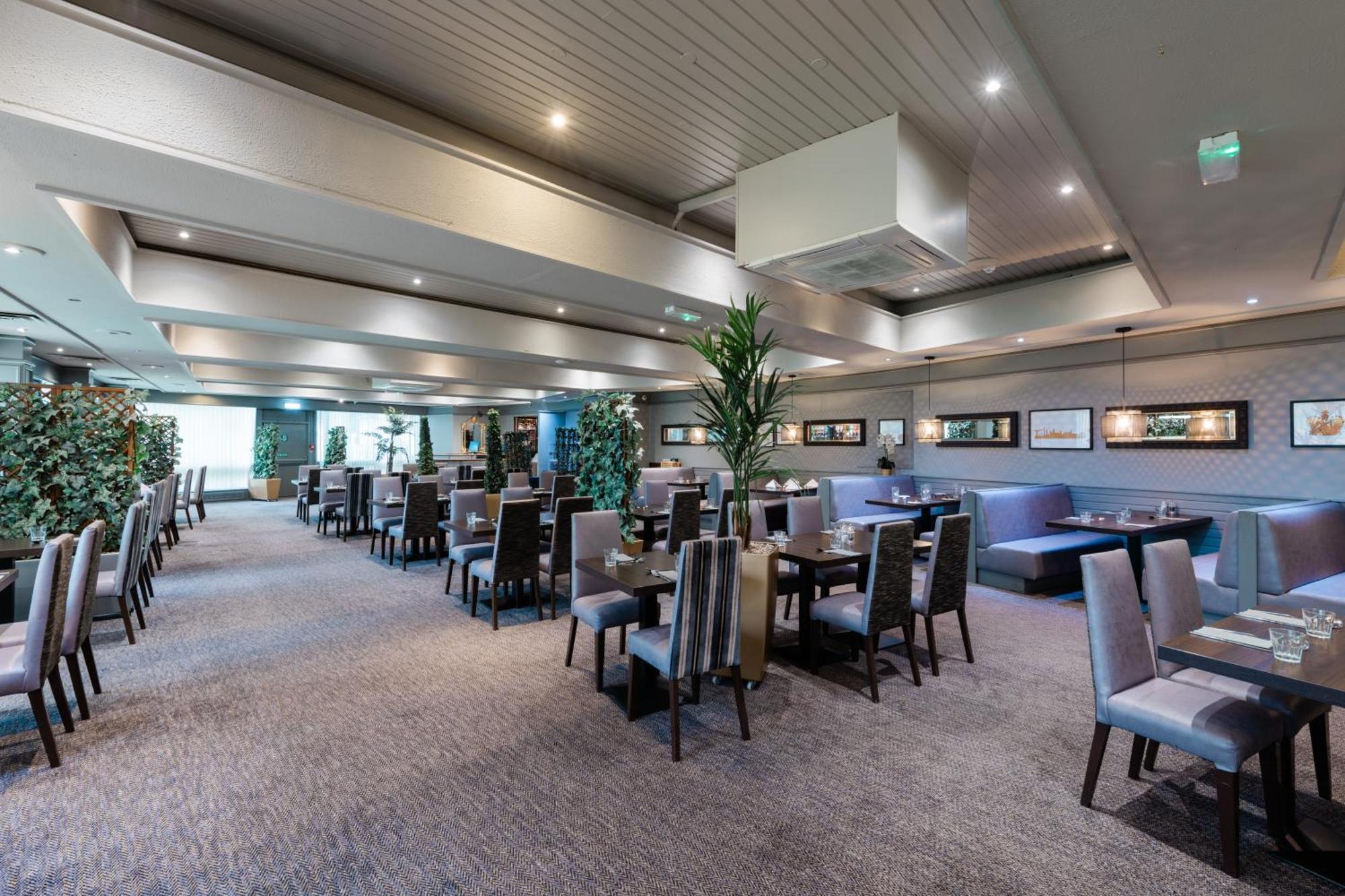 Normandy Hotel Renfrew Exterior photo